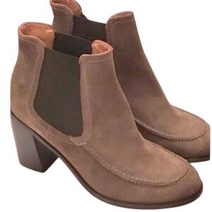 Shellys London ASHLEY Y2K Chelsea Ankle Boots Taupe Suede Pull-on Boot Size: 10